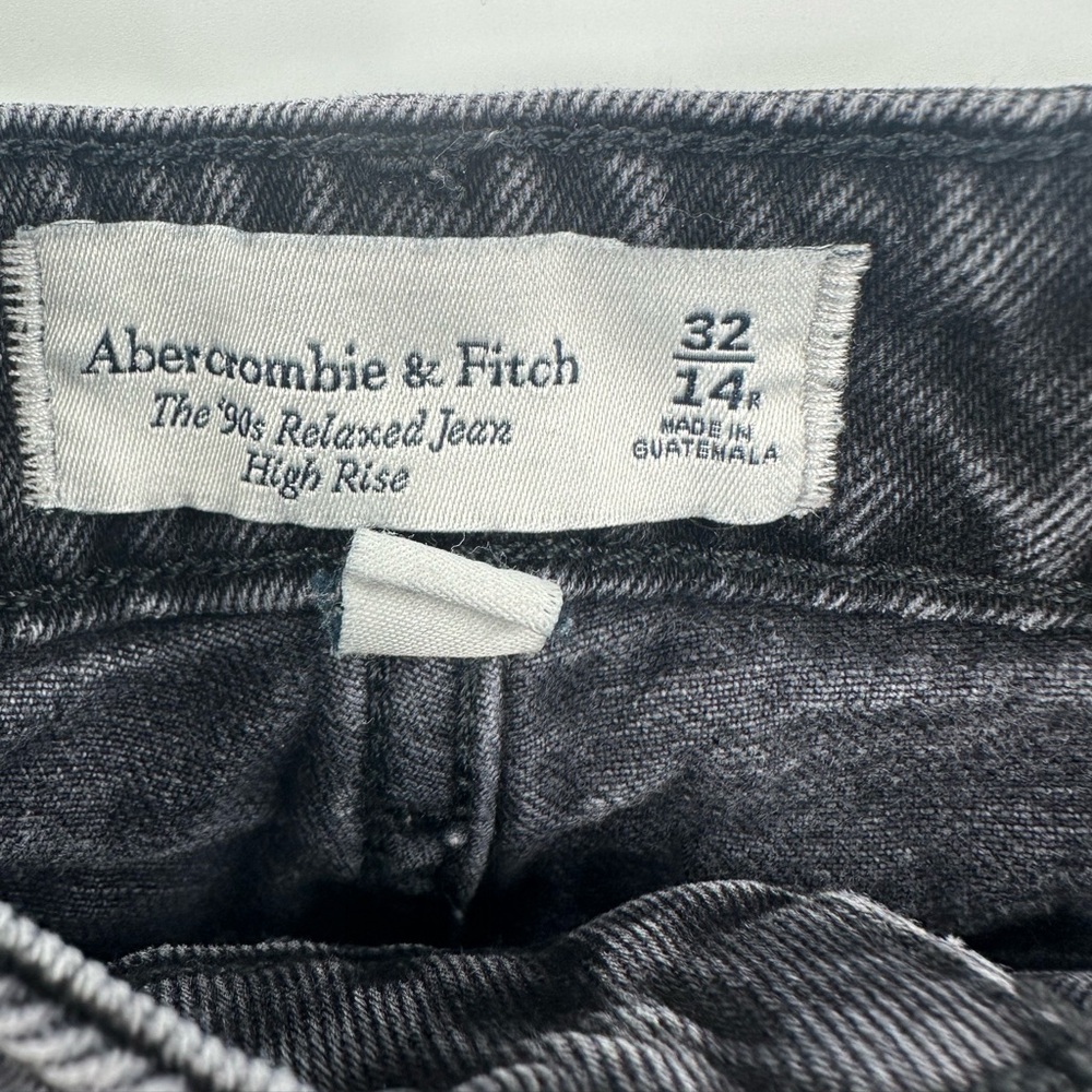 Abercrombie & Fitch Women's The 90s Relaxed Jeans High Rise Washed Black Size 14 - Picture 3 of 3
